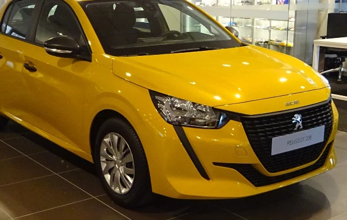 Peugeot провела внеплановый рейстайлинг хэтчбека 208