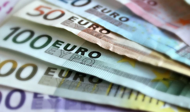 Курс евро на Московской бирже обновился до самого высокого уровня с марта 2022 года