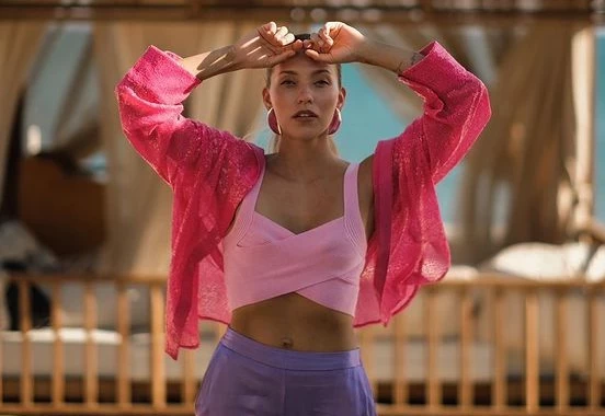 Регина Тодоренко прервала отпуск из-за травмы сына