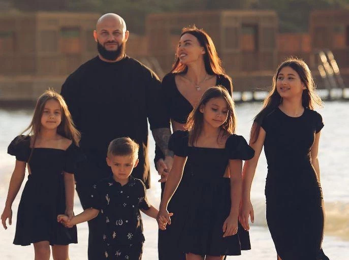 Оксана Самойлова боится рожать пятого ребенка из-за страха осуждения общественности