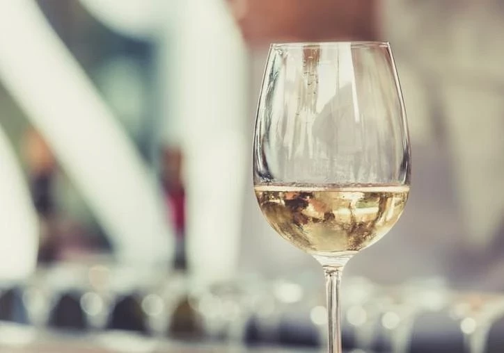 Journal of Retailing: Учёные из Канады назвали, что влияет на вкус вина, кроме качества напитка