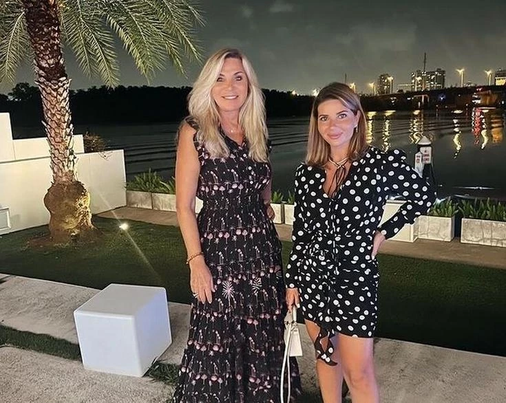 Вдову Валентина Юдашкина заметили на отдыхе в Дубае впервые после смерти модельера