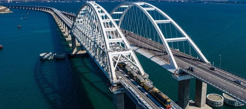 Оперштаб Краснодарского края сообщил, что автомобильной пробки около Крымского моста больше нет