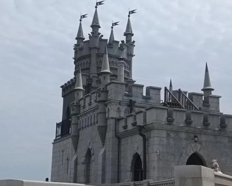 Граждане РФ начали продлевать проживание в отелях Крыма после теракта на мосту