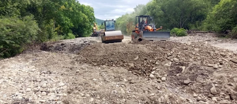 В Приморье сохраняются ограничения на дорогах из-за переливов