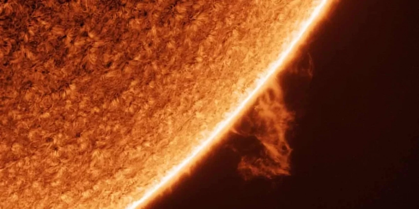 Магнитная буря 1 июля 2023: Мощная вспышка М3.85 привела к началу агрессивного космического шторма — геоудары в красных показателях оглушительно ударятся по планете в начале утра