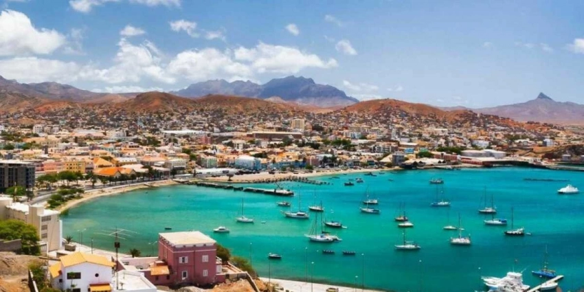 «Забытая Россия». Поклонская в Африке. Ссылка или подготовка к новой должности?