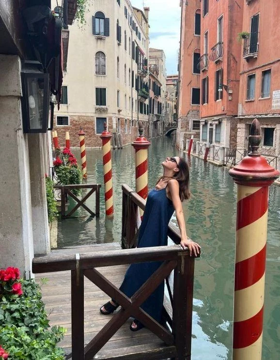 Звезда КВН Ольга Парфенюк развела миф о неприятном запахе в Венеции