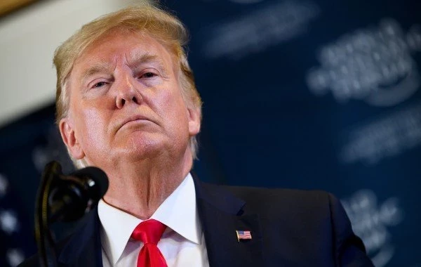 Дональд Трамп покинул тюрьму в Джорджии после непродолжительного ареста 