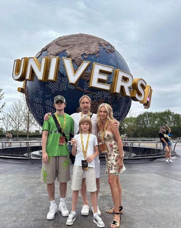 Старший сын Рудковской от Виктора Батурина покорил Сеть модельной внешностью