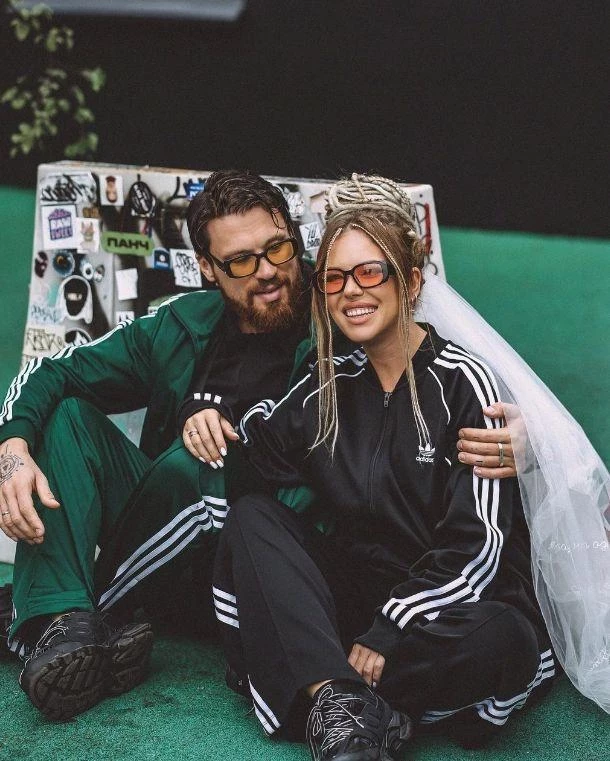 Блогер Федор Белогай превращает в деньги веру и желания Риты Дакоты