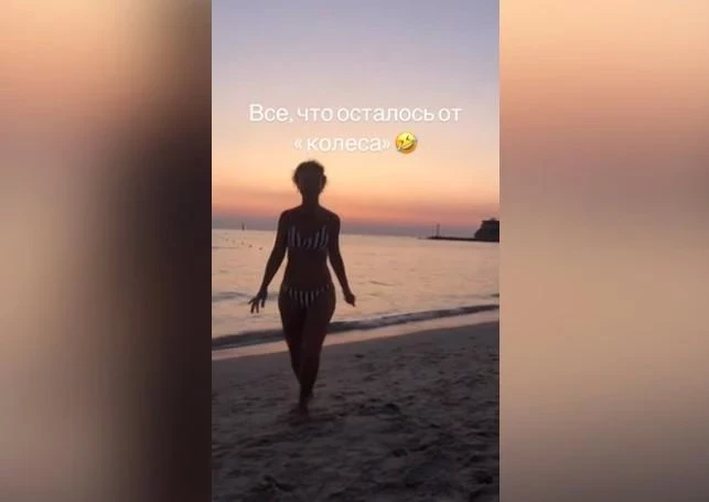 Актриса Елена Захарова похвасталась стройной фигурой на пляже в Греции