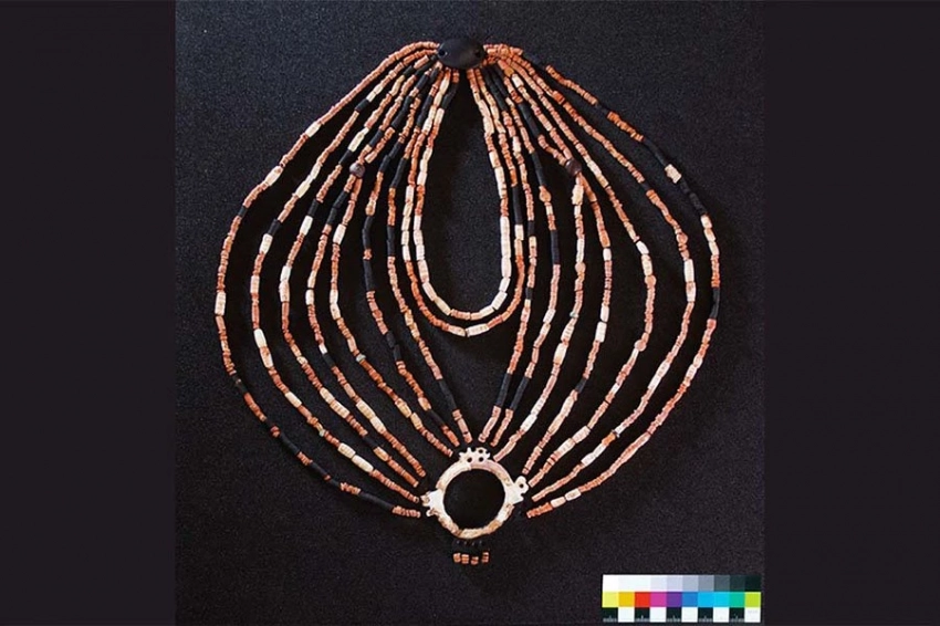 Тщательно продуманное 8000-летнее ожерелье из детского захоронения раскрывает сложную древнюю культуру