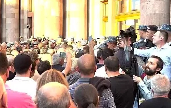 Протесты в Ереване сегодня, 20 сентября, последние новости: что происходит сейчас в Армении, обстановка на текущий момент