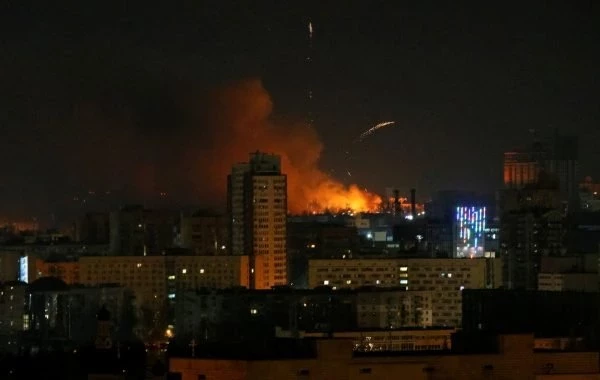 Серия мощных взрывов прогремела в Киеве в ночное время 