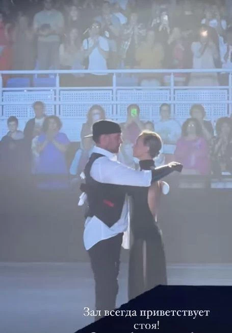 Елизавета Арзамасова поделилась впечатлениями от выхода Романа Костомарова на лед