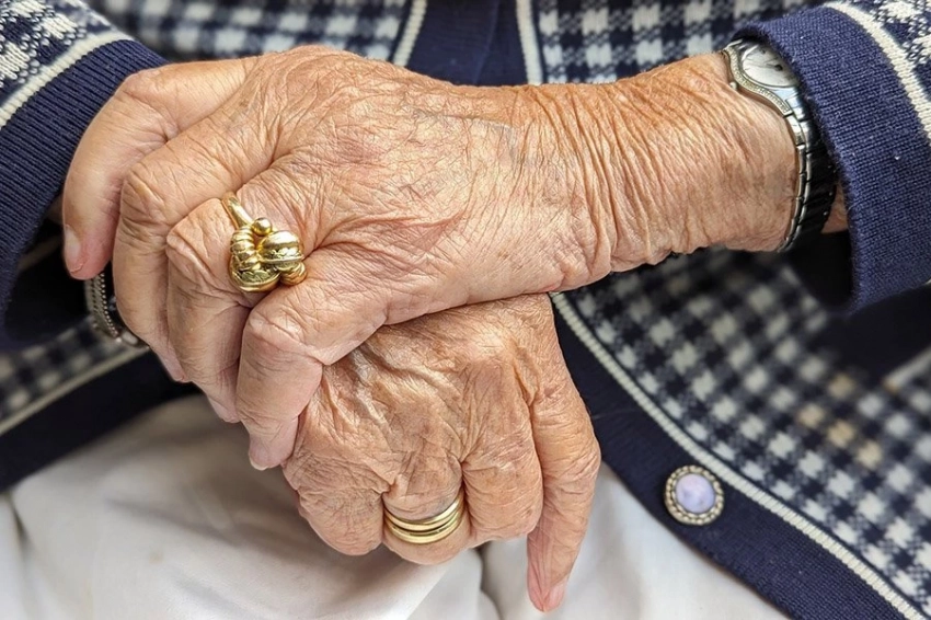 Ученые выяснили, как изменение веса влияет на жизнь после 90 лет