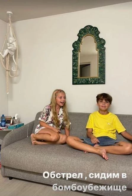 Находящийся в Израиле Галкин показал сидящих в бомбоубежище детей