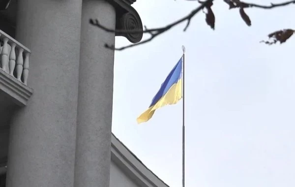Во Франции сняли флаг Украины после заявления Зеленского об Азербайджане 