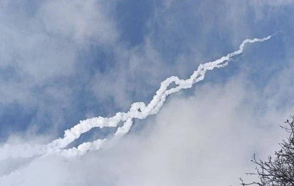 Жители Феодосии рассказали о раскатах в небе и взрывах 