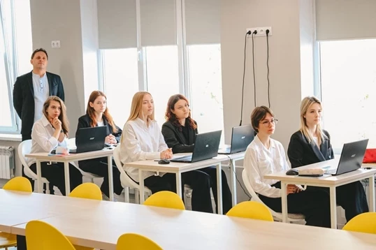 Первый инновационный класс для детей-предпринимателей открылся в Волгоградской области