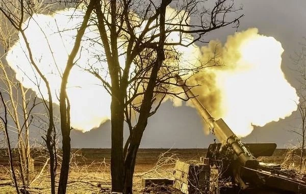 Экс-разведчик Риттер: ВСУ снимают войска с мест, чтобы остановить наступление России 