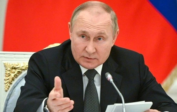 Путин поручил правительству стабилизировать цены на бензин и дизтопливо 