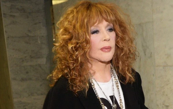 Алла Пугачёва после возвращения в Россию записала мини-альбом 