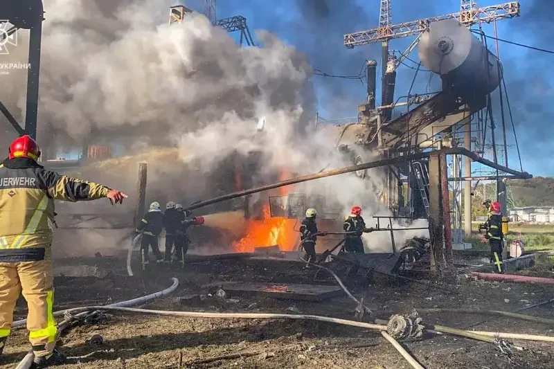 В ответ на ракетную атаку ВСУ на Курск российские военные ударили дронами по Киеву и Львову