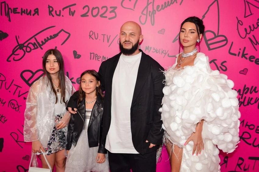 "Как будто я ей не мать, как будто не рожала ее": Самойлова пожаловалась, что ее предала коза