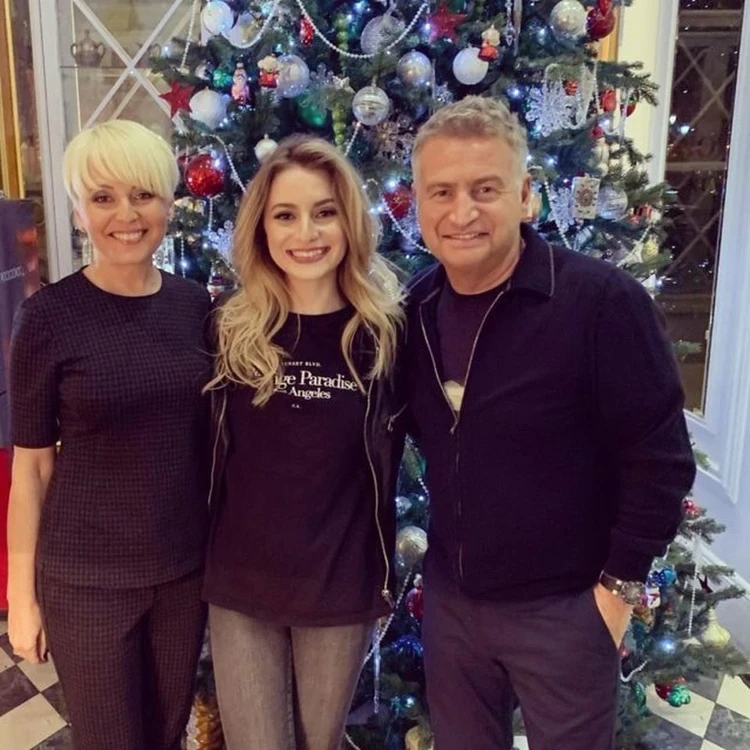 «Еле сдерживаю себя»: Агутин обратился к живущей в Америке дочери