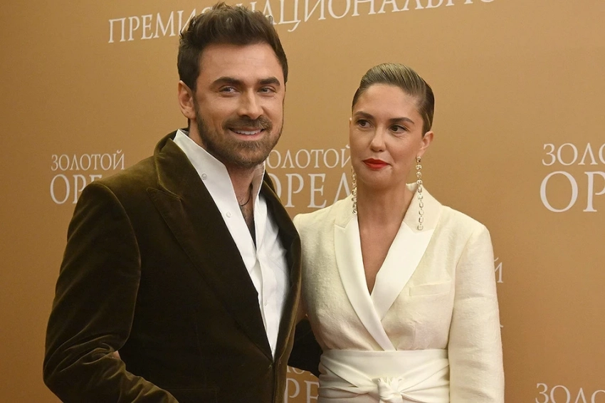 Красная дорожка кинопремии «Золотой орел»: Нежные объятия Агаты Муцениеце и Петра Дранга и любовная идиллия Безрукова