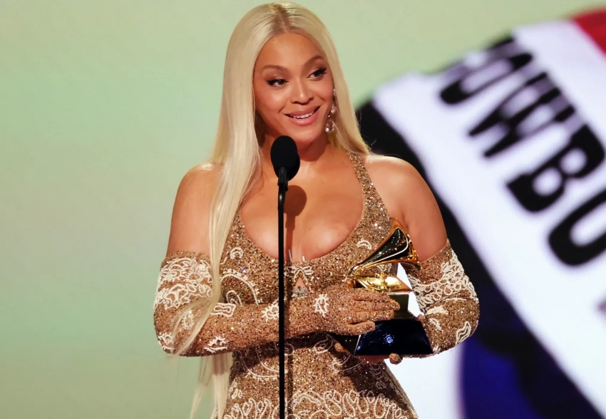 Бейонсе получила премию "Грэмми" на фоне скандалов, а её реакция стала мемом в сети