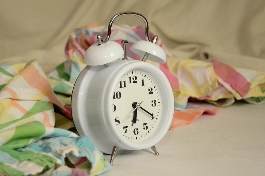 Эксперты объяснили, почему кнопка "отложить" на будильнике вредит здоровью