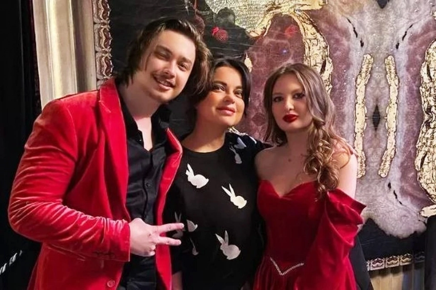 Наташа Королева выложит 10 млн рублей на операцию по изменению внешности своей невестки-стриптизерши