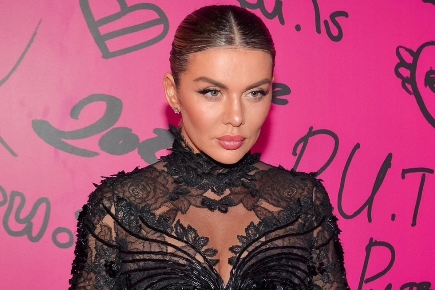 Седокова рассказала, как у нее случилась паническая атака при виде Сысоевой: "Вайб отличный, и тут заходит Надя"