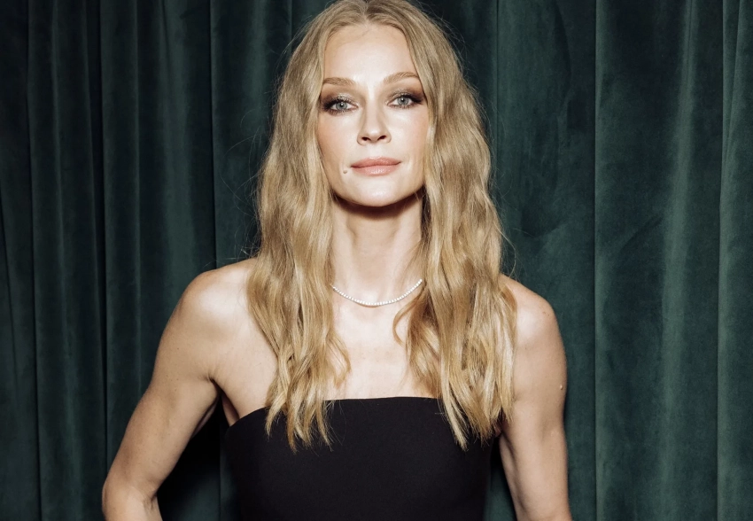 Светлана Ходченкова, Аня Чиповская и, конечно, Юра Борисов с женой на премьере фильма "Пророк" в Москве