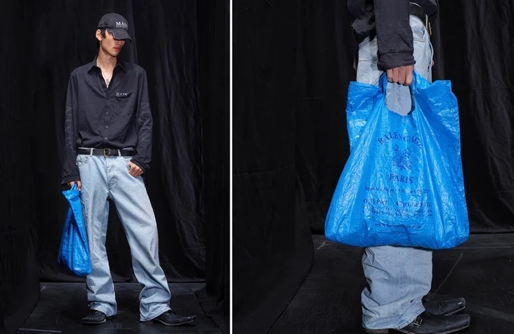 Протертые до дыр костюмы, тренчи-оригами и плюшевые зайцы на ногах: Как прошла Неделя моды в Париже