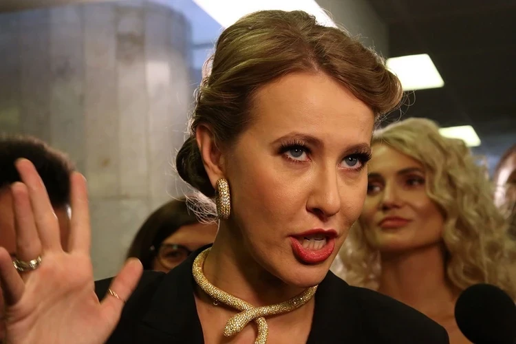 "Рецидивистка Пугачева вышла на тропу расправ": Ксения Собчак высказалась о жизни Примадонны на Кипре