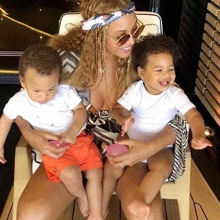 Бейонсе и Джей-Зи планируют подать в суд на Канье Уэста из-за его высказывания об их детях: ранее он назвал их "недоразвитыми"