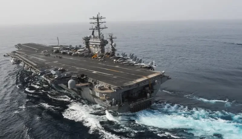 Американский авианосец Nimitz вышел в последний поход