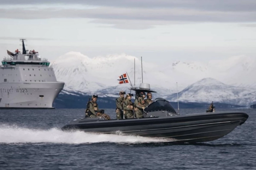 Норвежская Haltbakk Bunkers после скандала между Трампом и Зеленским отказалась поставлять топливо судам ВМС США