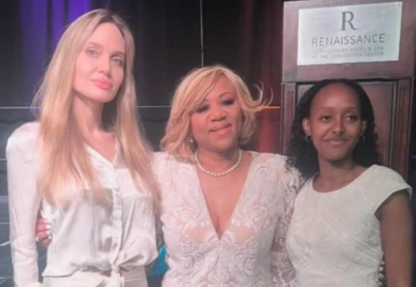 Анджелина Джоли вместе с дочерью Захарой посетили бранч для мам и дочерей