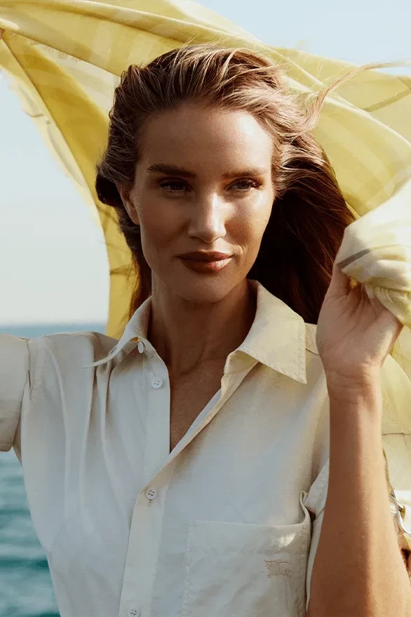 Рози Хантингтон-Уайтли снялась в бикини в кампейне Burberry