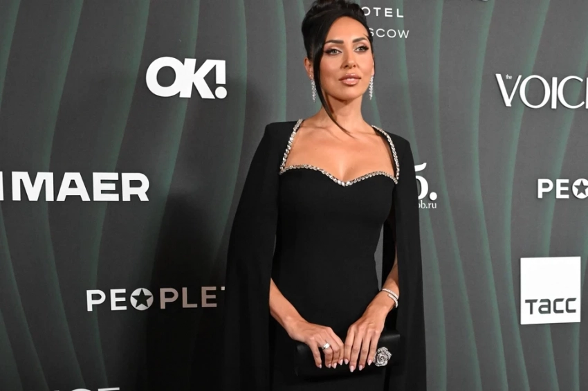 Звёздная дорожка премии BraVo: Алсу блеснула бриллиантами по цене «однушки»