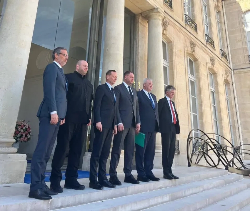 Парижские встречи: команда Трампа пытается убедить Макрона в том, что отправка франко-британского контингента на Украину - сейчас не лучшая идея