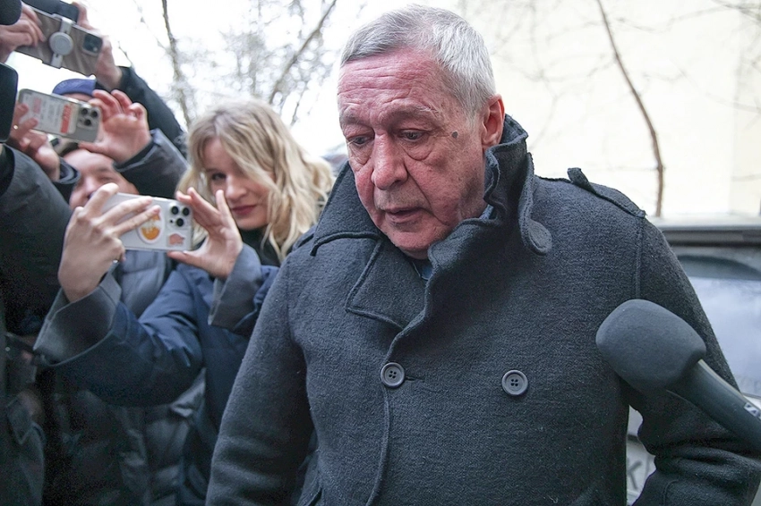 Михаил Ефремов оказался в страшной опасности после выхода на волю: его старые знакомые грозят проблемами