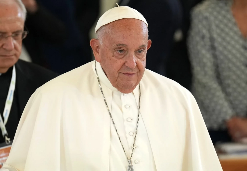 Умер папа римский