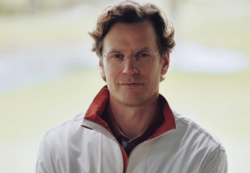 Иван Хохлов из 12 Storeez начинает утро с игры в гольф в Сколково в одежде собственного бренда