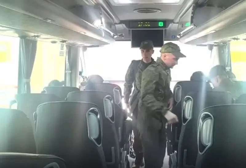 Россия и Украина провели очередной масштабный обмен пленными: домой вернулись 205 российских бойцов